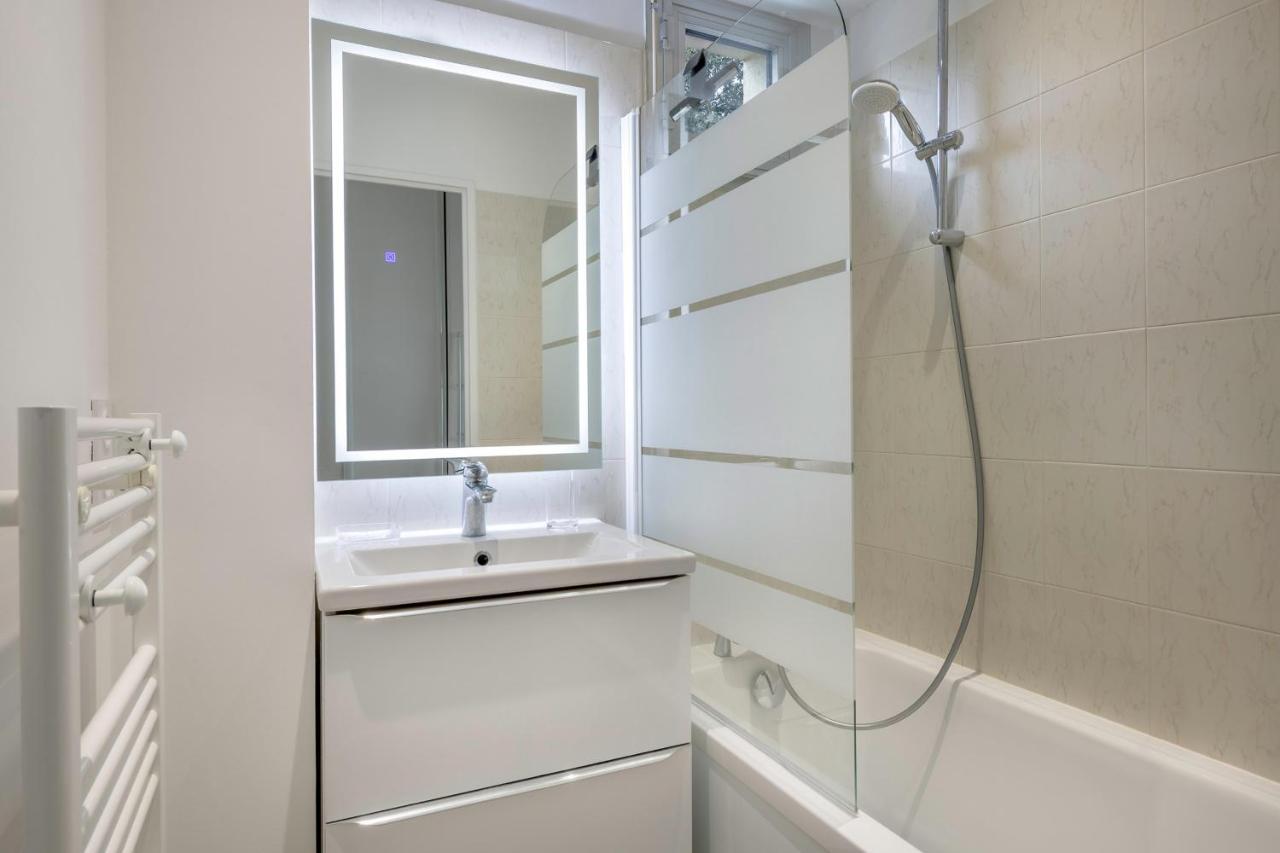 Appartement A 300m De La De *